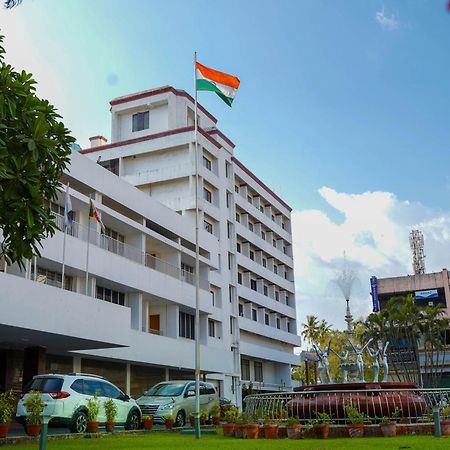 Casino Hotels Ltd Thrissur Eksteriør billede